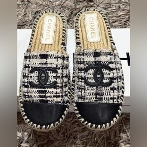 CHANEL Black and Cream Espadrilles